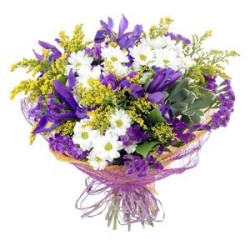 Buchet cu irisi, margarete si flori decorative